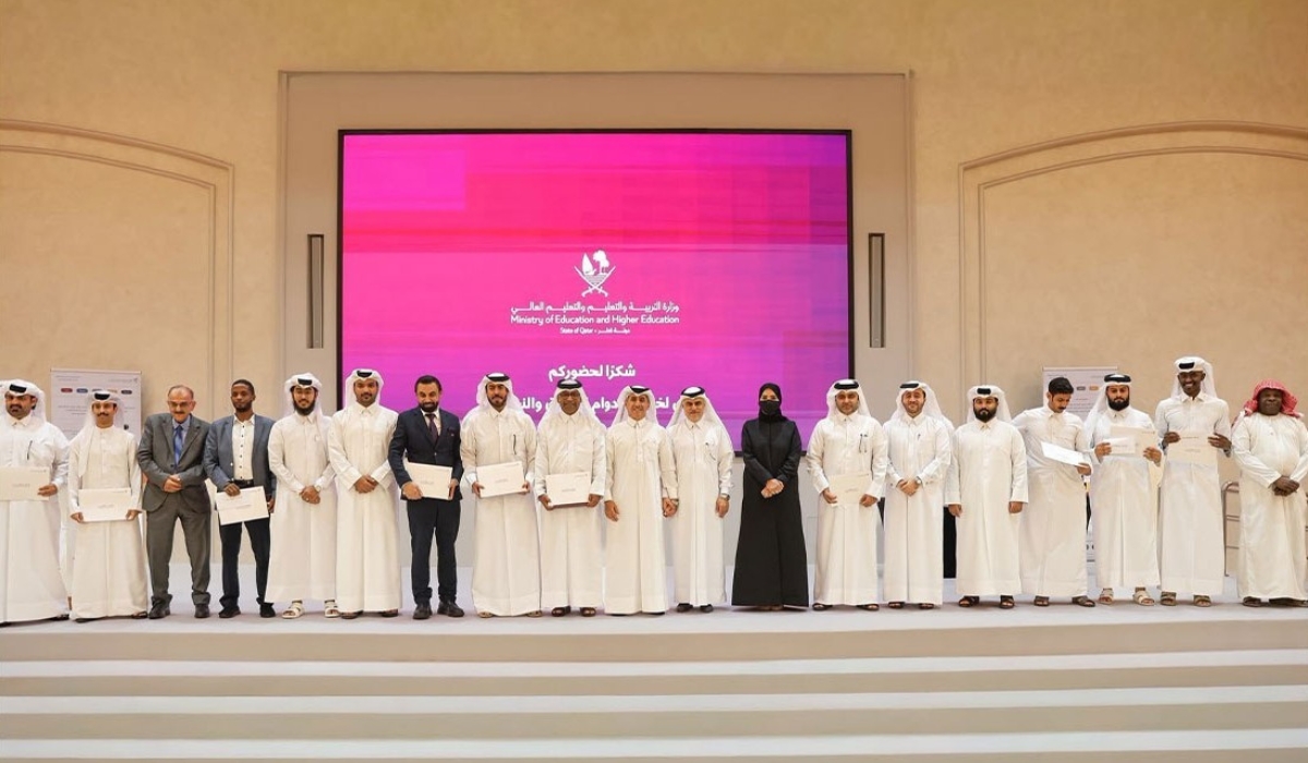 Qatar Education Ministry Honors 56 Outstanding Evening Center Graduates